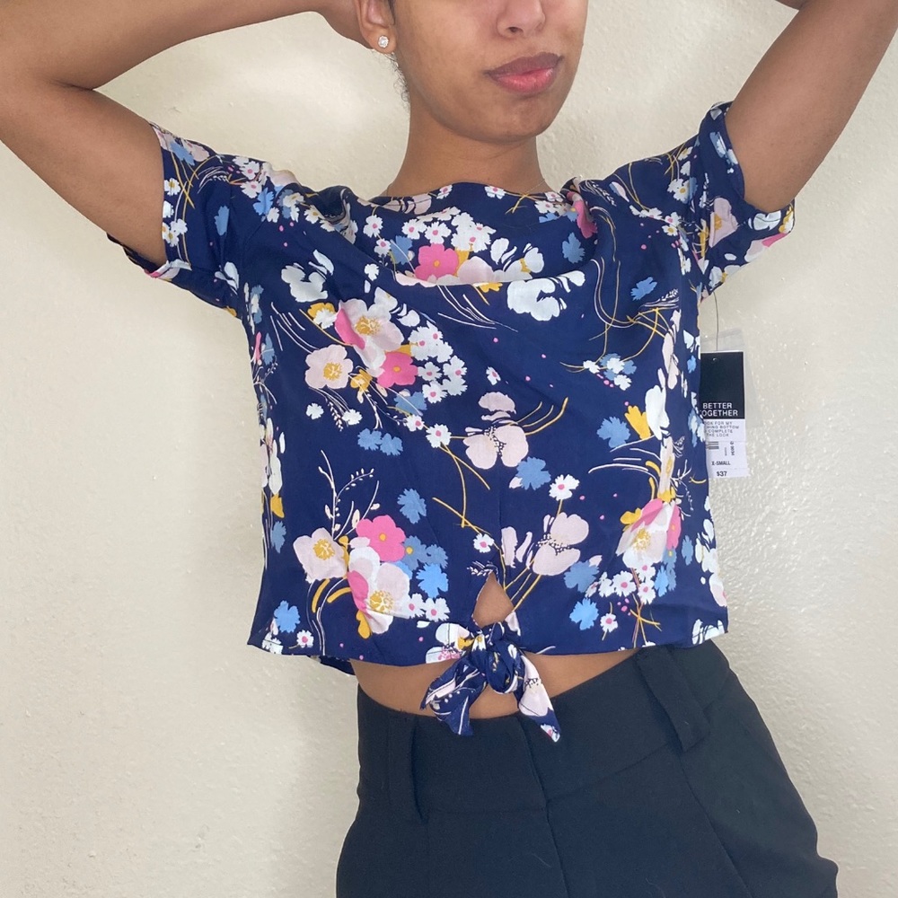 NWT a.n.a Miranda Floral Navy Blue Top